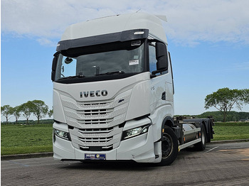 Konteinerveduk/ Tõstukiga veoauto IVECO S-WAY