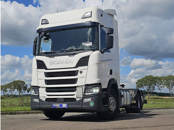 Konteinerveduk/ Tõstukiga veoauto SCANIA R 450