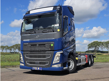 Konteinerveduk/ Tõstukiga veoauto VOLVO FH 540