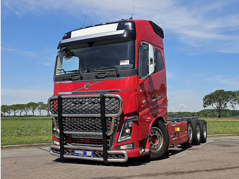 Kabiinišassiiga veoauto VOLVO FH
