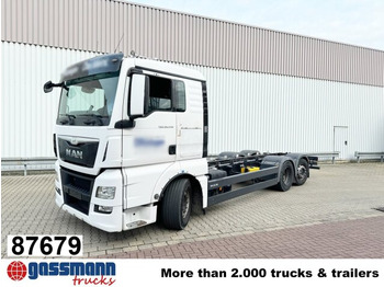 Kabiinišassiiga veoauto MAN TGX 26.440