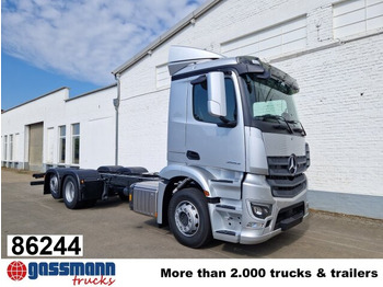 Kabiinišassiiga veoauto MERCEDES-BENZ Actros 2553
