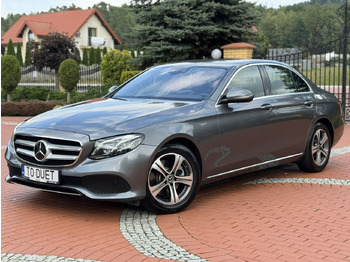 Sedaan Mercedes E 220: pilt 5