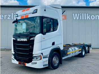 Konteinerveduk/ Tõstukiga veoauto SCANIA R 450