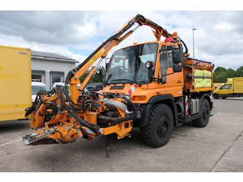 Kallurauto UNIMOG U400