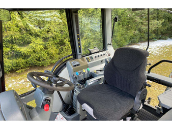 Traktor Valtra T160: pilt 4