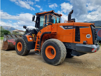 Rataslaadur DOOSAN DL300