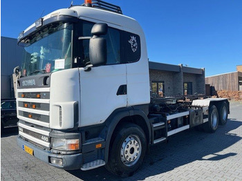Konteinerveduk/ Tõstukiga veoauto SCANIA R144