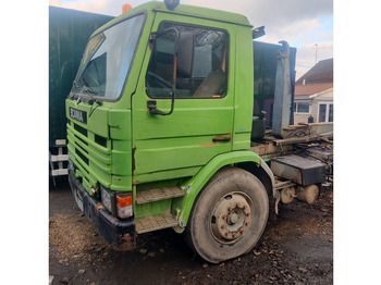 Konteinerveduk/ Tõstukiga veoauto Scania 82-H: pilt 3