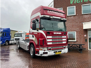 Konteinerveduk/ Tõstukiga veoauto SCANIA R124
