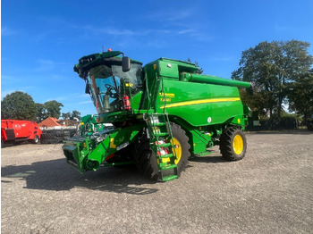 Kombain JOHN DEERE T560