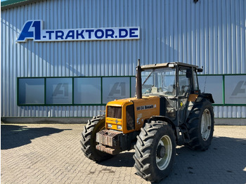 Traktor RENAULT
