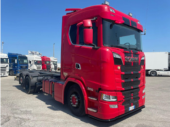 Konteinerveduk/ Tõstukiga veoauto SCANIA S 500