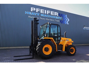 Ebatasasel maastikul kohanduv kahveltõstuk JCB