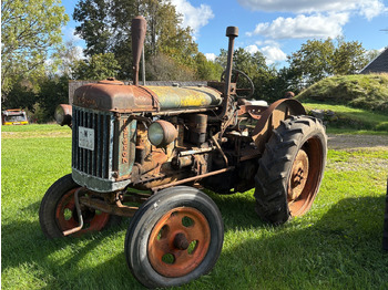 Traktor FORDSON