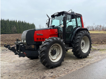 Traktor VALTRA 6000