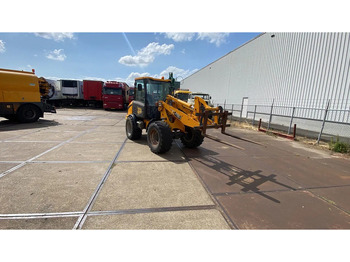 Rataslaadur JCB 406