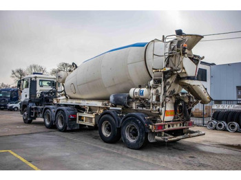 Betooniveo poolhaagis LIEBHERR