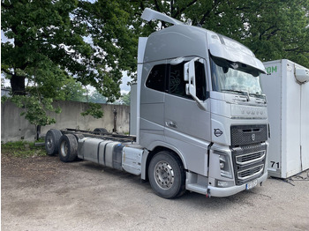 Kabiinišassiiga veoauto VOLVO FH