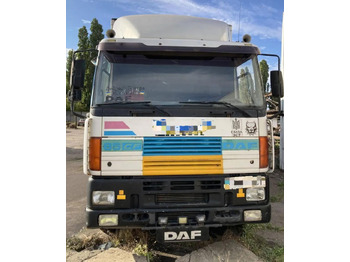 Konteinerveduk/ Tõstukiga veoauto DAF CF 85