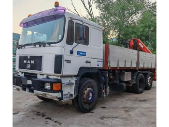 Kraanaga veoauto MAN 19.422