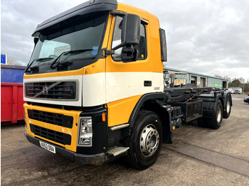 Kabiinišassiiga veoauto VOLVO FM9 260 6X2: pilt 2