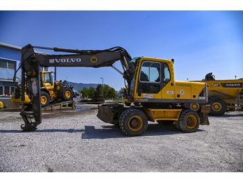 Ratastel ekskavaator Volvo EW180B: pilt 2