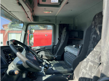 Interior photo 1: Konkstõstukiga veoauto Hook Truck Mercedes Benz 2546 L 6x2