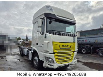 Konteinerveduk/ Tõstukiga veoauto DAF XF 480
