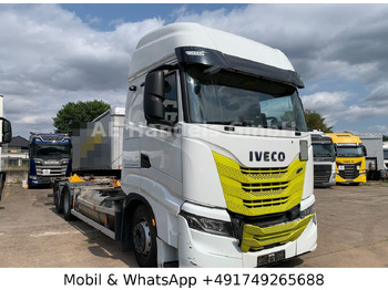 Konteinerveduk/ Tõstukiga veoauto IVECO S-WAY