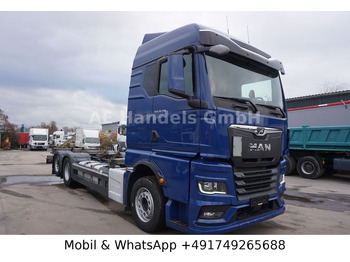 Konteinerveduk/ Tõstukiga veoauto MAN TGX 26.510