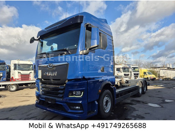 Konteinerveduk/ Tõstukiga veoauto MAN TGX 26.510