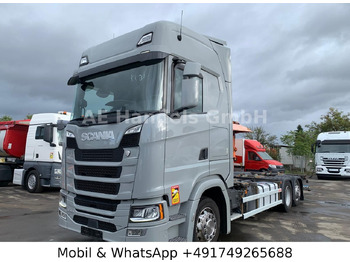 Kabiinišassiiga veoauto SCANIA S 450