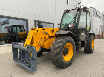 Teleskooplaadur JCB
