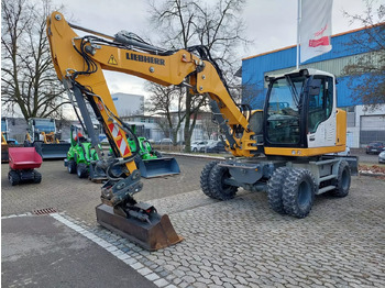 Ratastel ekskavaator LIEBHERR A 912