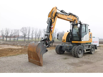 Ratastel ekskavaator LIEBHERR A 916