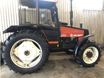 Traktor VALTRA