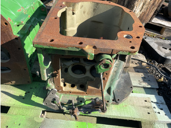 Käigukast ja varuosad - Traktor John Deere 6215 6415 6110J 6125J - obudowa skrzyni biegów L156261: pilt 2