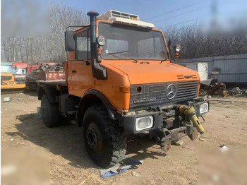 Kabiinišassiiga veoauto UNIMOG