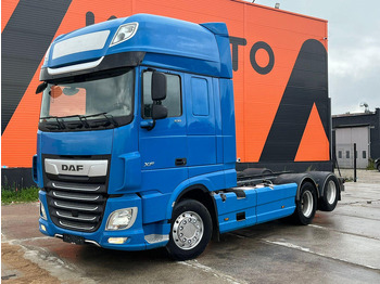 Kabiinišassiiga veoauto DAF XF 530