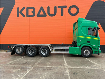 Interior photo 1: Scania R 580 8x4*4 9 TON FRONT AXLE / PTO / RETARDER liising Scania R 580 8x4*4 9 TON FRONT AXLE / PTO / RETARDER