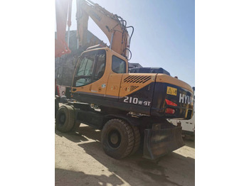 Ratastel ekskavaator HYUNDAI R210W-9: pilt 4