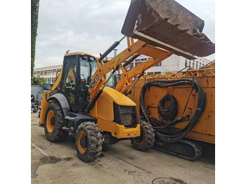 Ekskavaator-laadur JCB 3CX