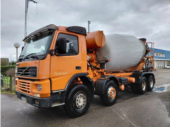 Autobetoonisegisti VOLVO FM12
