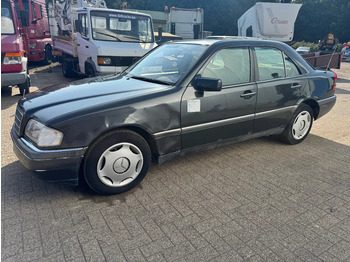 Sedaan MERCEDES-BENZ