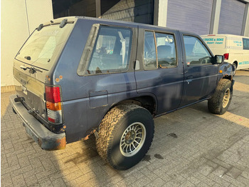 Auto Nissan Terrano **4X4-DIESEL-LONG CHASSIS**: pilt 4 Auto Nissan Terrano **4X4-DIESEL-LONG CHASSIS**: pilt 4