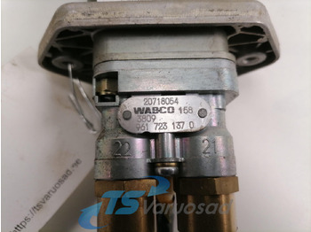 Universaalosa - Veoauto Volvo Handbrake control lever 20718054: pilt 2