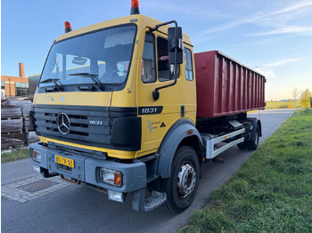 Konkstõstukiga veoauto transporditavad ained konteinerid MERCEDES-BENZ SK 1831: pilt 2