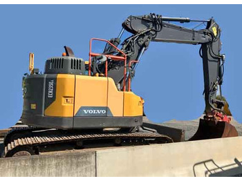 Ekskavaator VOLVO ECR235