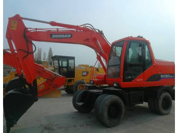 Ratastel ekskavaator DOOSAN